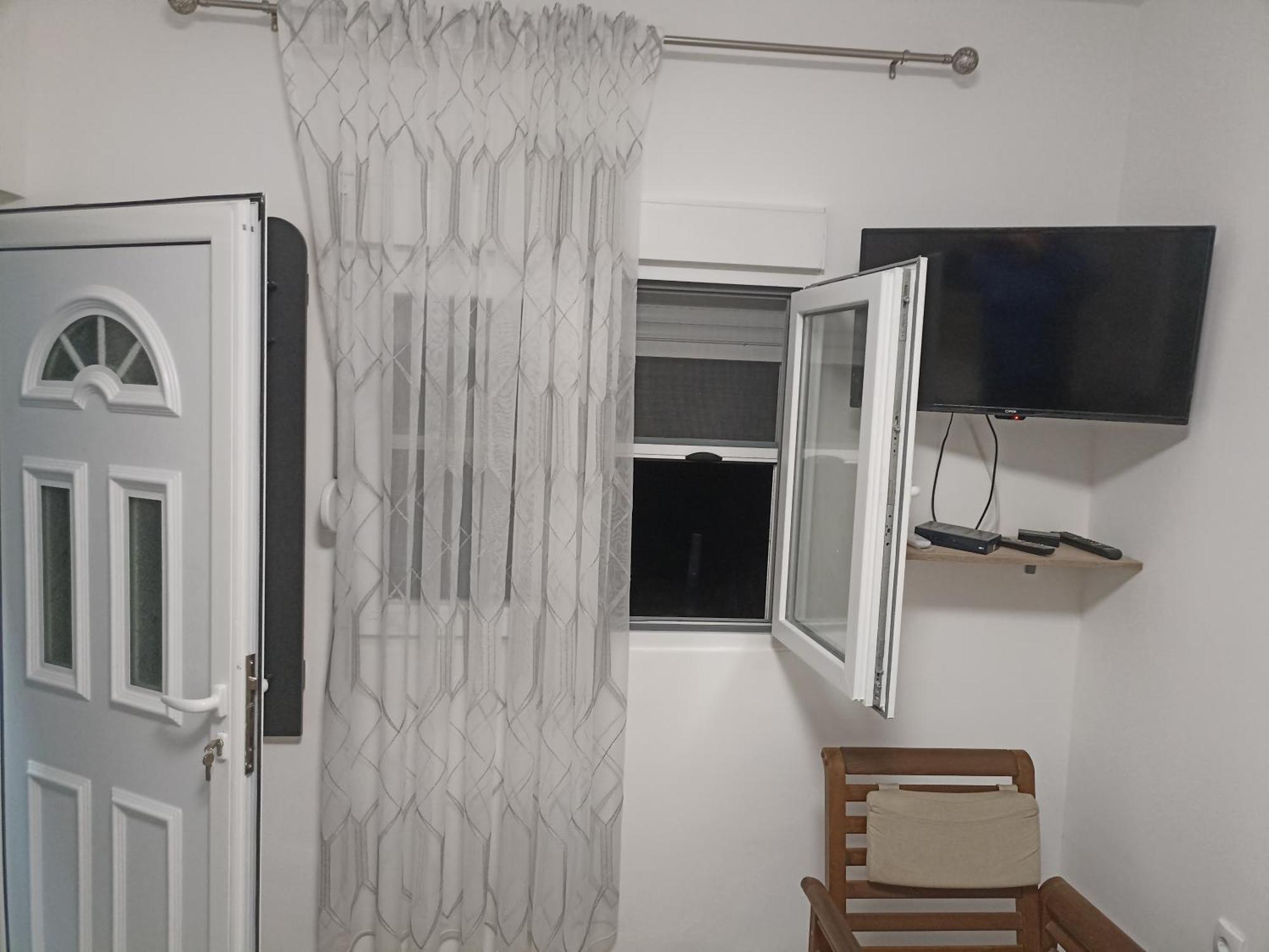 Mini Garsonjera Hotel Podgorica Bilik gambar