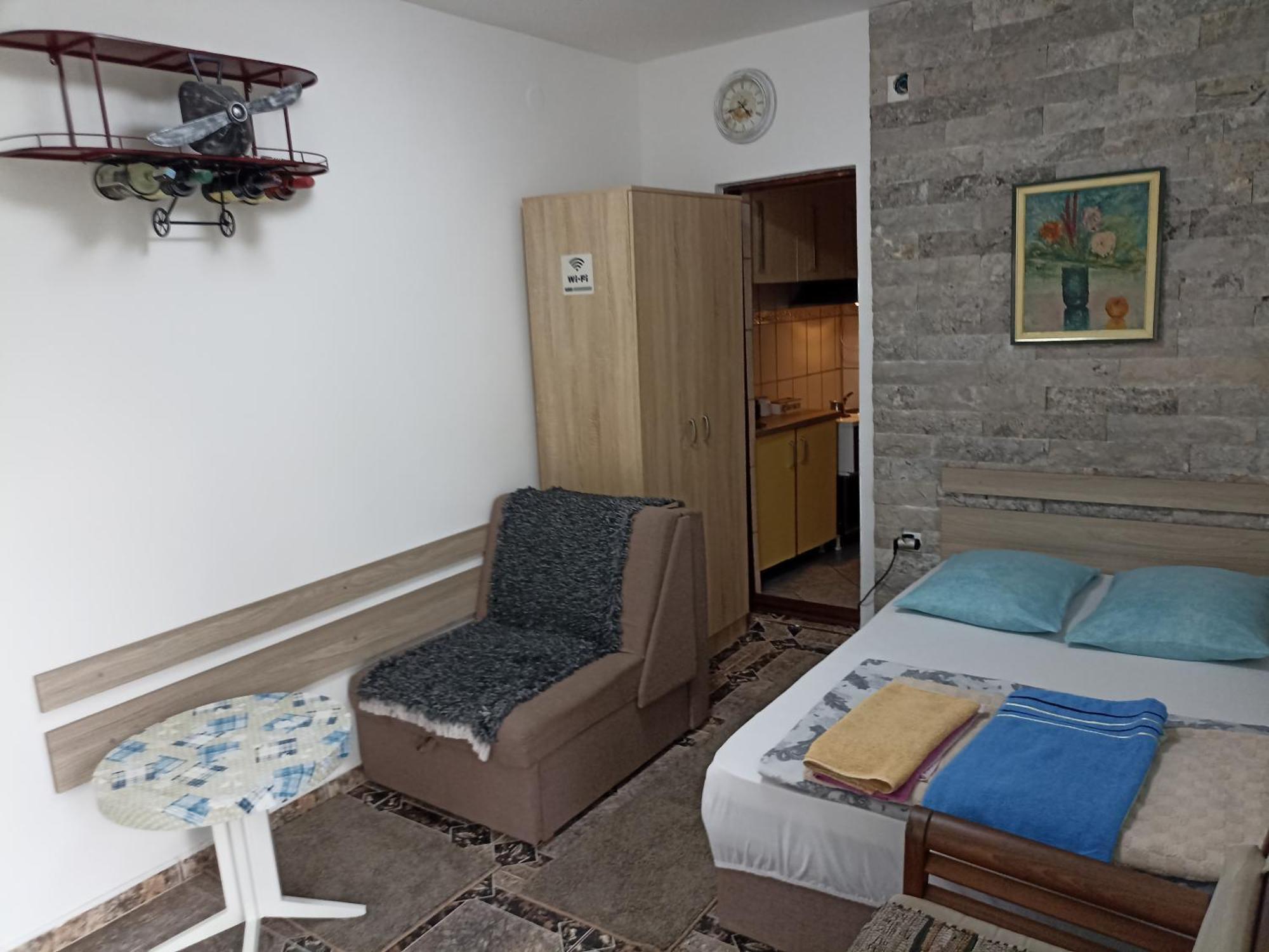 Mini Garsonjera Hotel Podgorica Luaran gambar